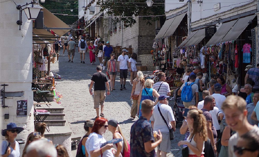 Rekordi i turizmit, 7.2 milione te huaj vizituan Shqiperine ne janar-gusht